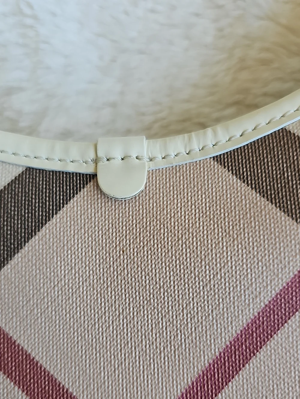 BURBERRY Vintage House Check White Leather Hobo Shoulder Bag with Dust Bag